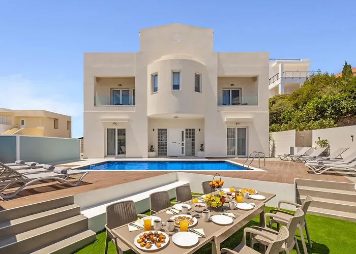 Villa 7 Min From Center - 6br With Airport Shuttle *