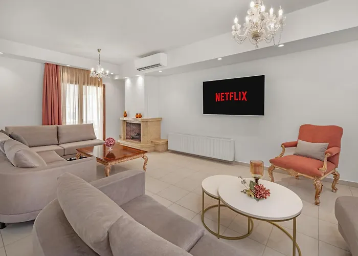 Villa 7 Min From Center - 6br With Airport Shuttle