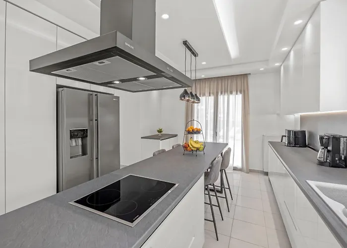 Villa 7 Min From Center - 6br With Airport Shuttle *