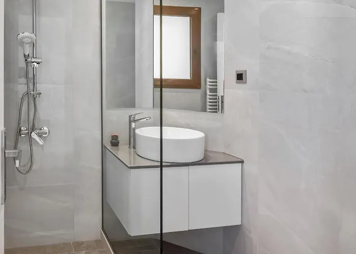 7 Min From Center - 6br With Airport Shuttle *